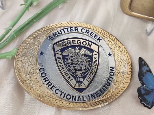 kupować Niestandardowa paska z cynkowym stopem dla mężczyzn z logo 3-3.5 cali online manufacture