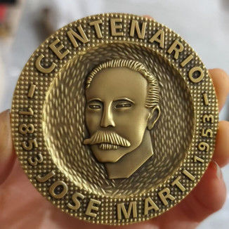 kupować Niestandardowe miękkie emalowane monety wyzwania z antyczną brązową pokrywą i dwustronnym wzorem online manufacture