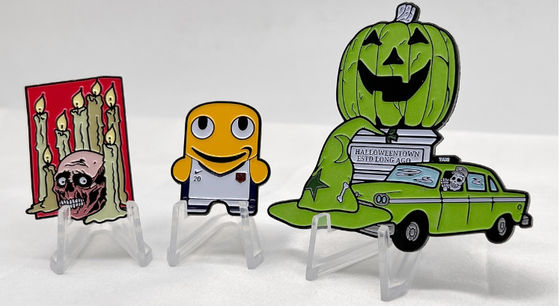 kupować 1.5 Inch Soft Enamel Lapel Pin Custom Zinc Alloy Badge dla marki i tożsamości online manufacture