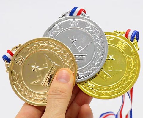 kupować Specjalnie zaprojektowany Zink Alloy Die Cast 3D Football Medal for Sport Awards online manufacture