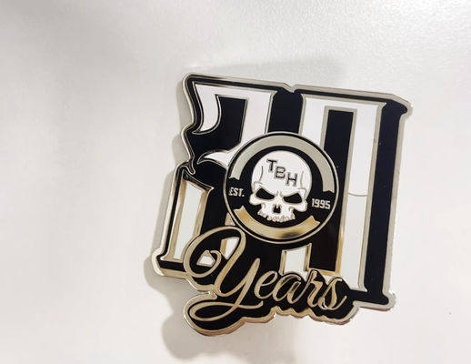 kupować Niestandardowe przypinki emaliowane na prezenty biznesowe online manufacture