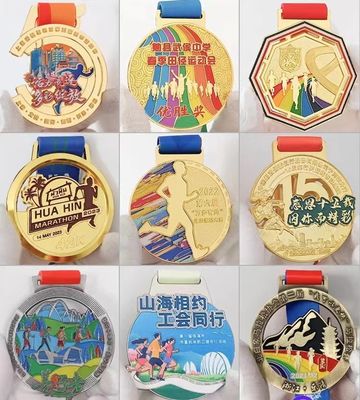 Rzemieślniczy miękki emaliet / twardy emaliet / 3D Zynk Alloy Gold Award Marathon Running Metal Sport Medal z logo