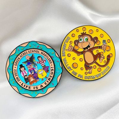 Drukowanie UV Logo niestandardowe Cute enamel szpilki Złote Hard Metal Lapel Pin