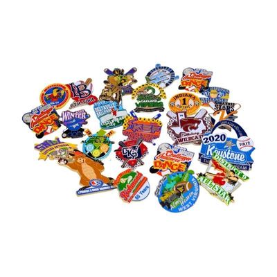 Niestandardowa masowa metalowa Cute Cartoons Anime Lapel Pin Badge Soft Hard Enamel Pins z niestandardowym logo