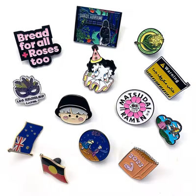 Dobra cena. Hurtowo Wysokiej Jakości Spersonalizowane Odznaki Metalowe z Logo z Miękkiej Emalii w Internecie