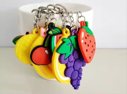 Elastyczny, miękki, trwały, uroczy prezent z metalu, pierścień, truska, jabłko, ananas, arbuza, pomarańczowy, owocowy łańcuch.