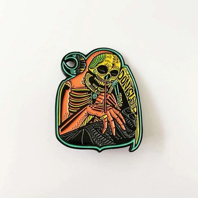 Wysokiej jakości Pin Factory Custom Design własny Metal Soft Hard Enamel Pin Lapel Pin wyposażony w złącze motyla