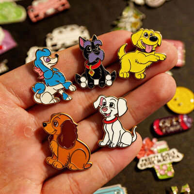 Dobra cena. Niestandardowa metalowa naklejka na telefon dla kobiet – styl broszki z klejem 3M – ZEA, Arabia Saudyjska, Kuwejt, Oman, Bahrajn w Internecie