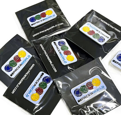 Dobra cena. Stwórz własną, błyszczącą szpilkę z emalią z miękkim lub twardym wykończeniem, UV-drukiem i uroczym rysunkiem. w Internecie