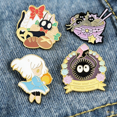 Dobra cena. Niestandardowe złoto pokryte szpilki z miękkim emalem i niestandardowe logo do branding w Internecie