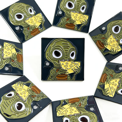 Niestandardowe przypinki do klapy o średnicy 35 mm i grubości 1,5 mm z szybkim czasem realizacji próbek w ciągu 5-7 dni są oferowane hurtowo.