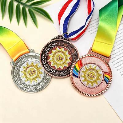 Niestandardowy 3D Zynkowy Złóżek Złoty Medal Sportowy z wstążką do maratonu i kulturystyki