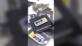 Hurtownia niestandardowych miękkich emaliowanych szpilek z brokatem | Błyszczące metalowe naszywki na klapę | Broszka z brokatową emalią